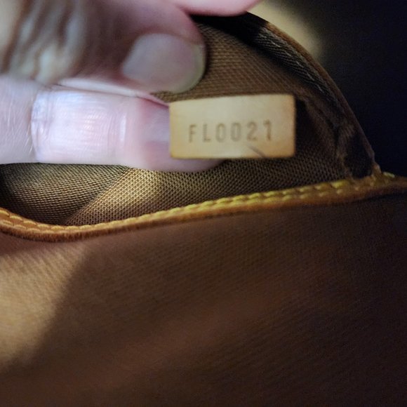 Authentic Louis Vuitton Alma PM - Picture 6 of 15